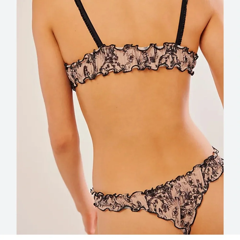 Free People Black and Cream Lace Bra Set - Picture 2 of 10